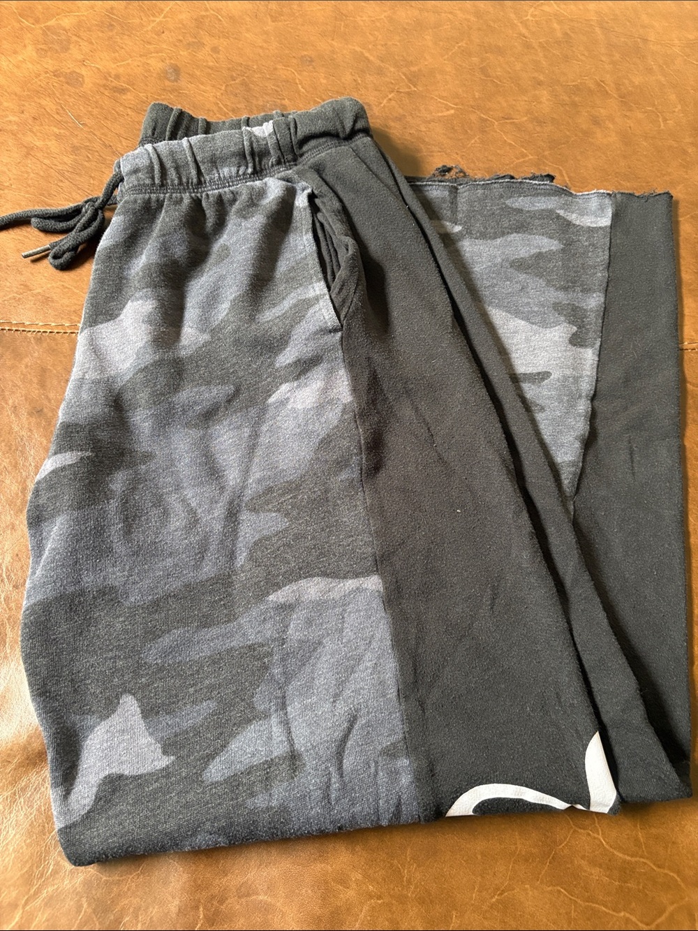 PINK Victoria's Secret Black & Gray Camo Wide Leg Pants - Picture 2 of 6